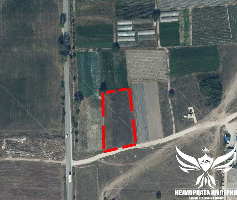 Продавам земя 4900кв.м. на втора линия към с.Стряма