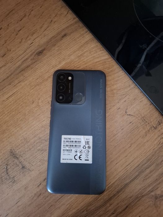 Продам Tecno spark 8