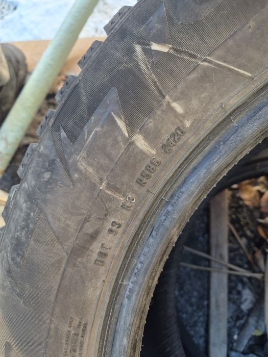 Шины 235/60/18 pirelle ice zero