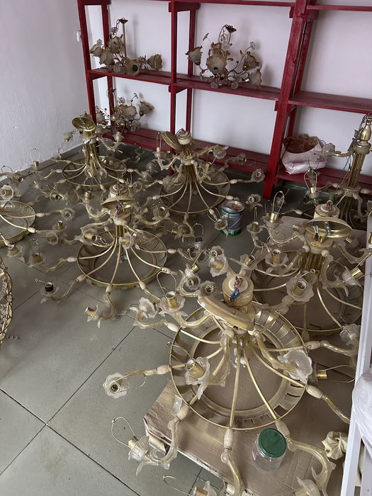 Люстры в хорошем состояний