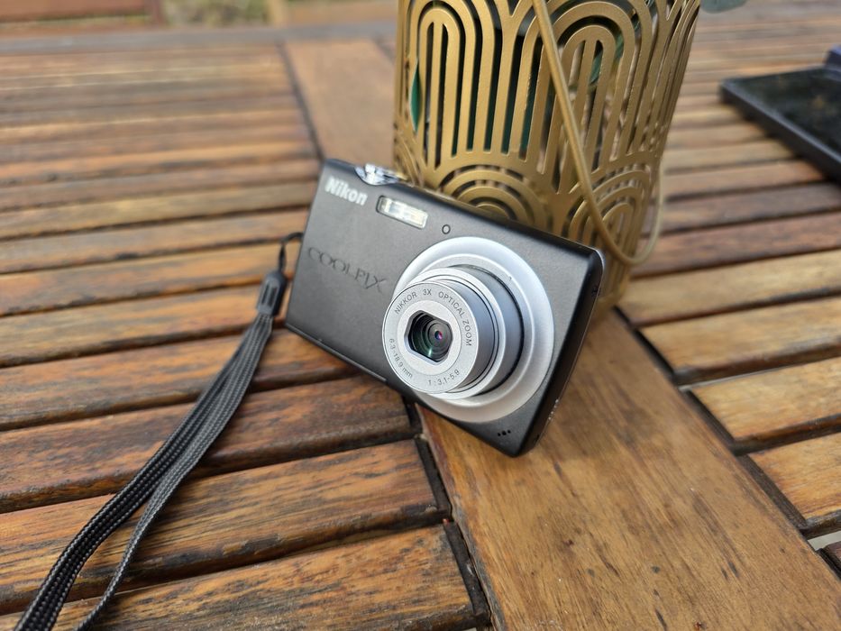 Nikon Coolpix S203