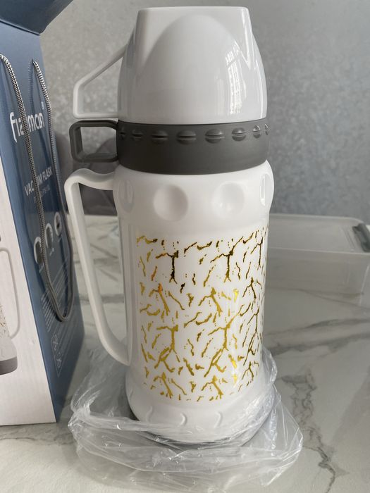 Продам термос новый