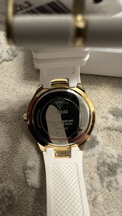 Ceas dama guess nou