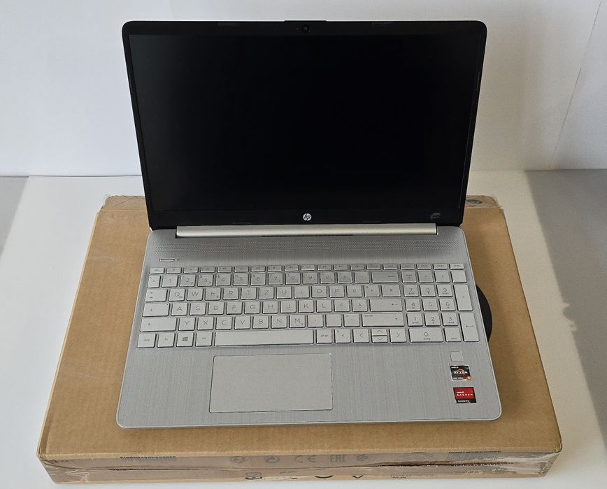 Лаптоп HP 15s, 15 инч, Ryzen 5500U, 16GB DDR4, 256GB