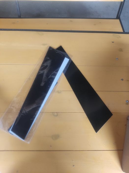 Malibu 1 Glyansivi stoyka