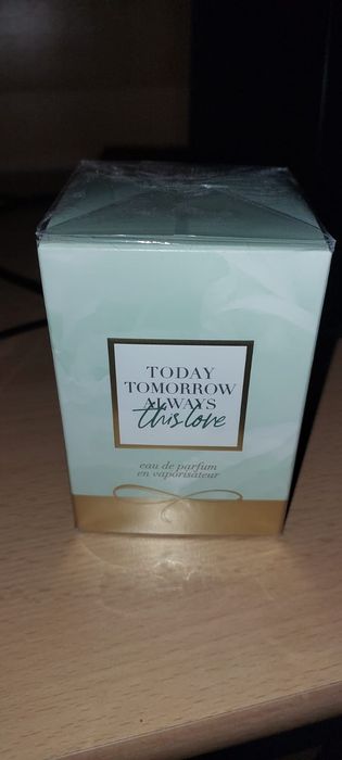 Продаю женскую парфюмерную воду  avon МЕГАОБЪЕМ