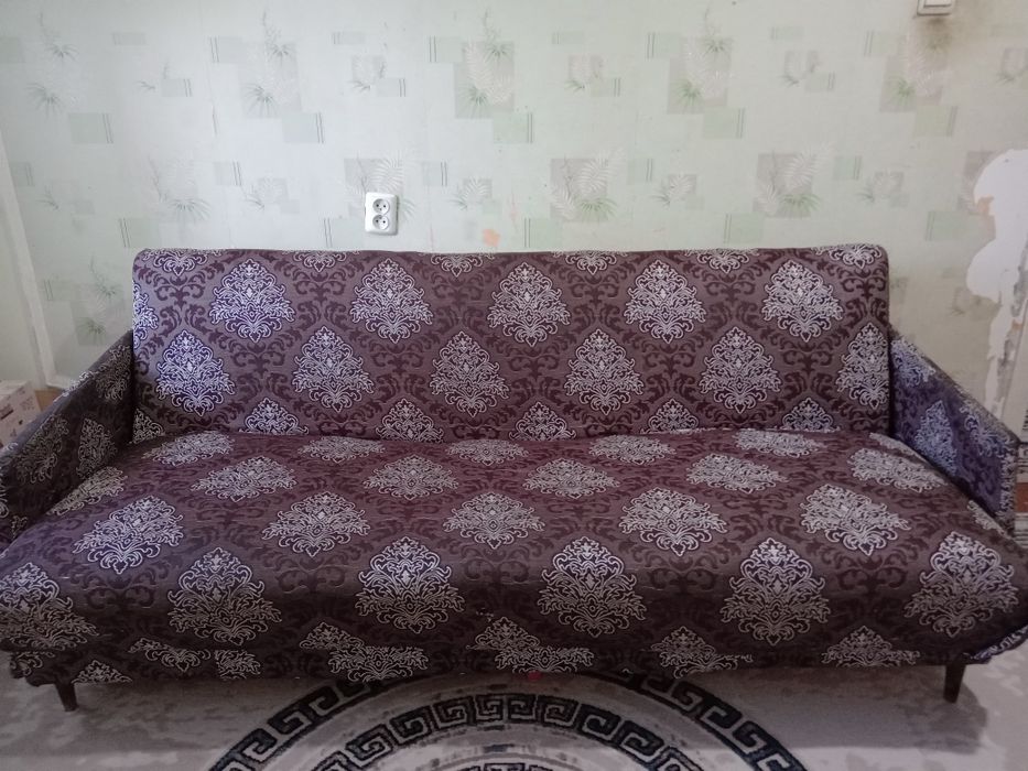 Продаётся диван Sotiladi divan