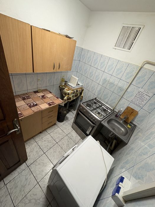 Inchiriez camera cu baia privata dar bucataria comun iasi centru P.F.