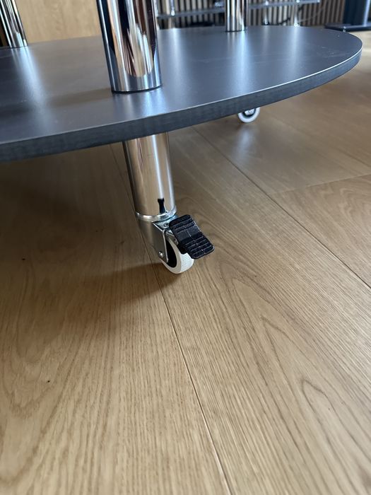 Нова холна масичка на колелца