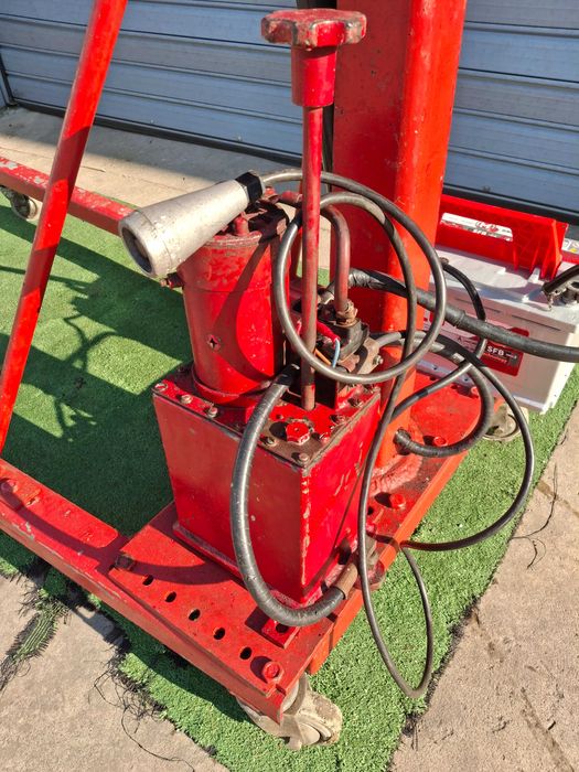 Електрически хидравличен кран тип жираф 12 V