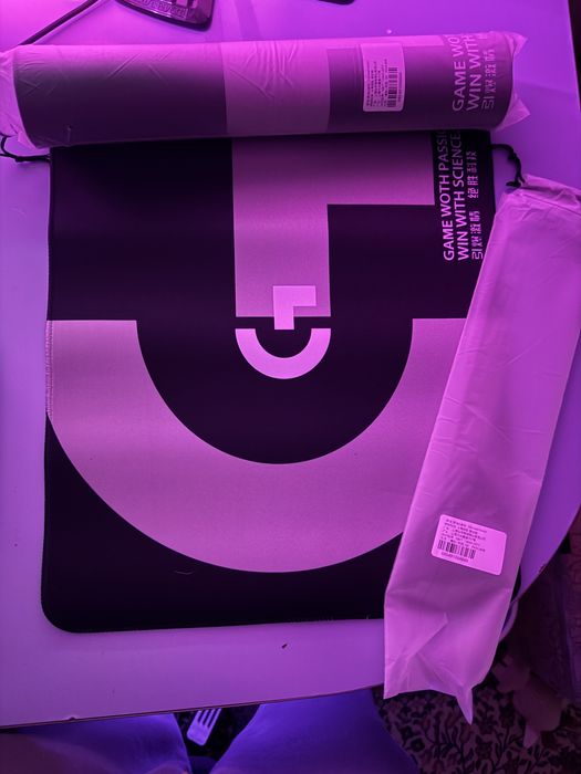 Продам игровые коврики Logitech оригинал