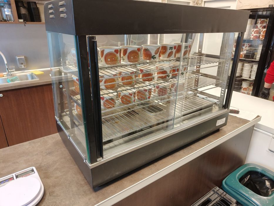 Топла витрина за търговски обект