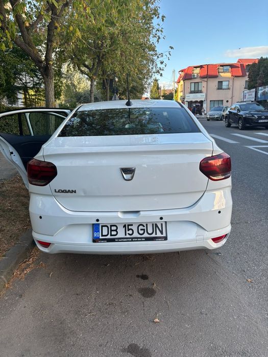 Masina dacia logan