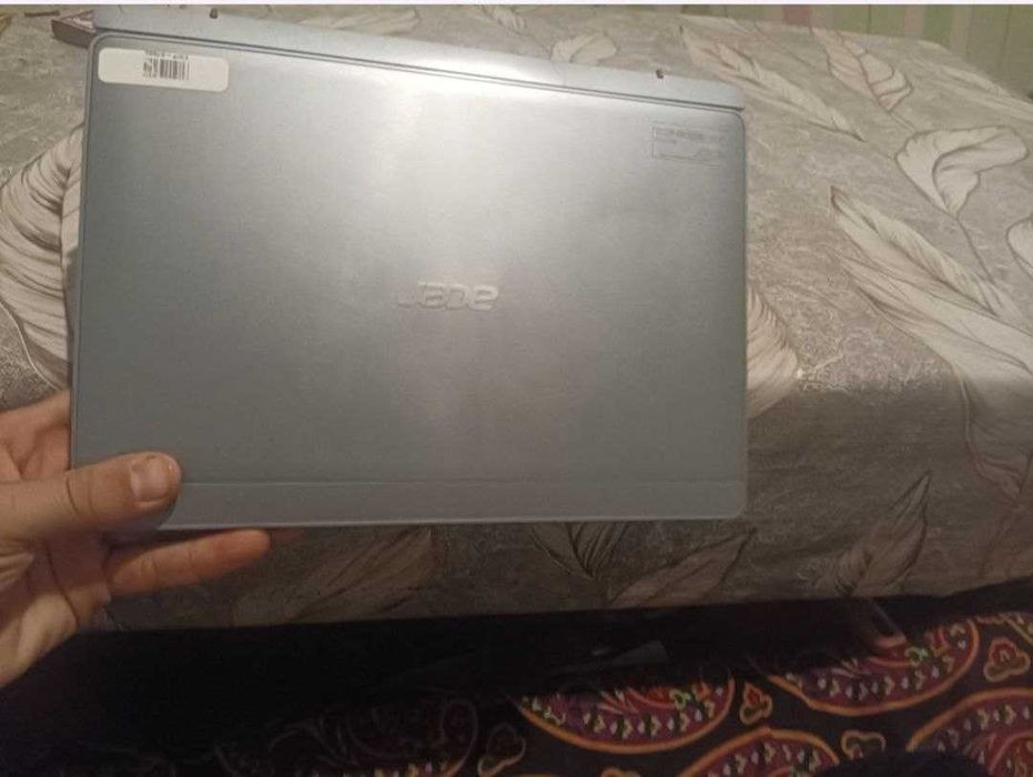 Samsung a12 32 tali aybi  acer notbuk holati idel 64 tali wimdows 8.1