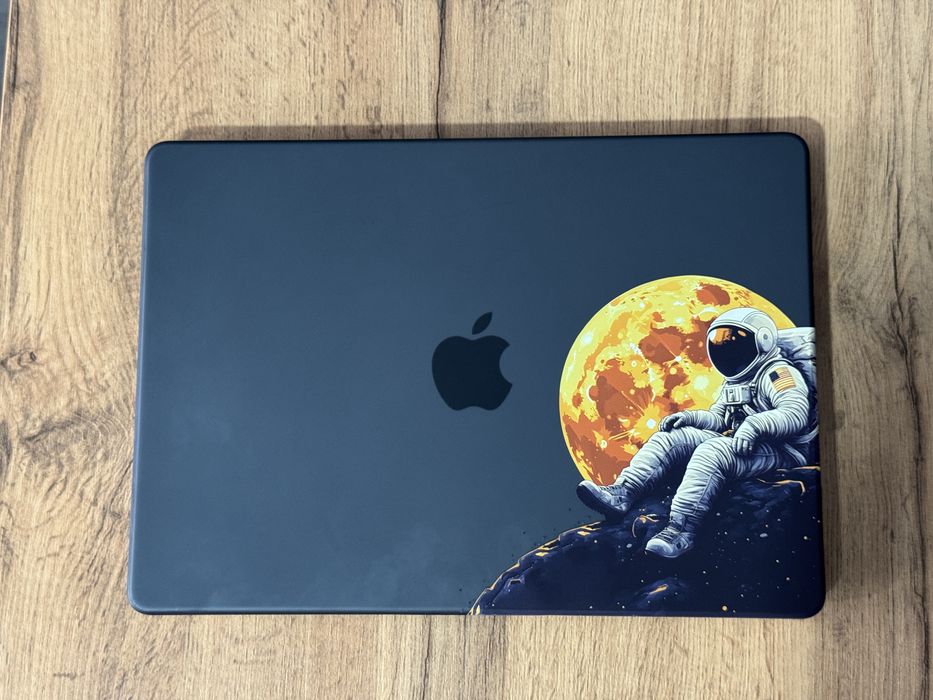 Macbook Pro M1 Pro 14 dyum (16/512). Full complekt