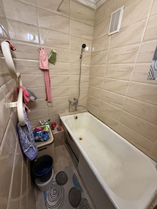 4мкр 3эт 3ком срочно