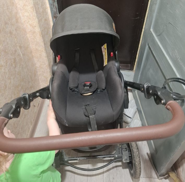 Продам коляску трансформер с автокреслом