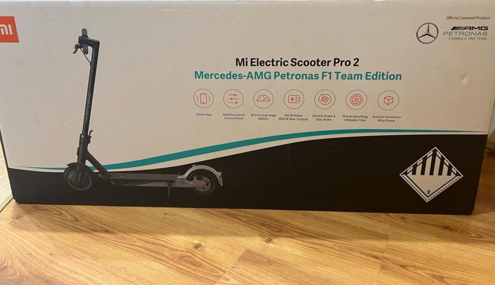Mi Electric Scooter Pro 2 Mercedes AMG