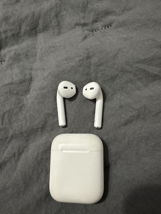 Apple AirPods 2