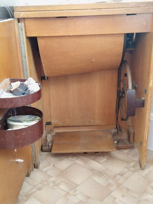 Продам швейная машина