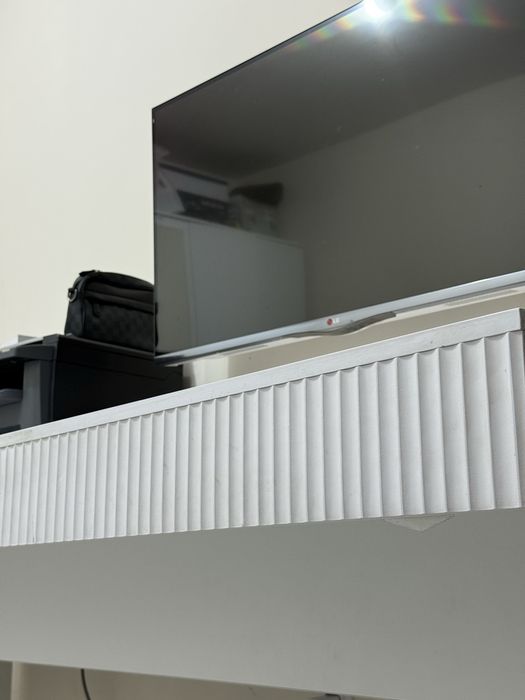 Стол для вашего салона или дома