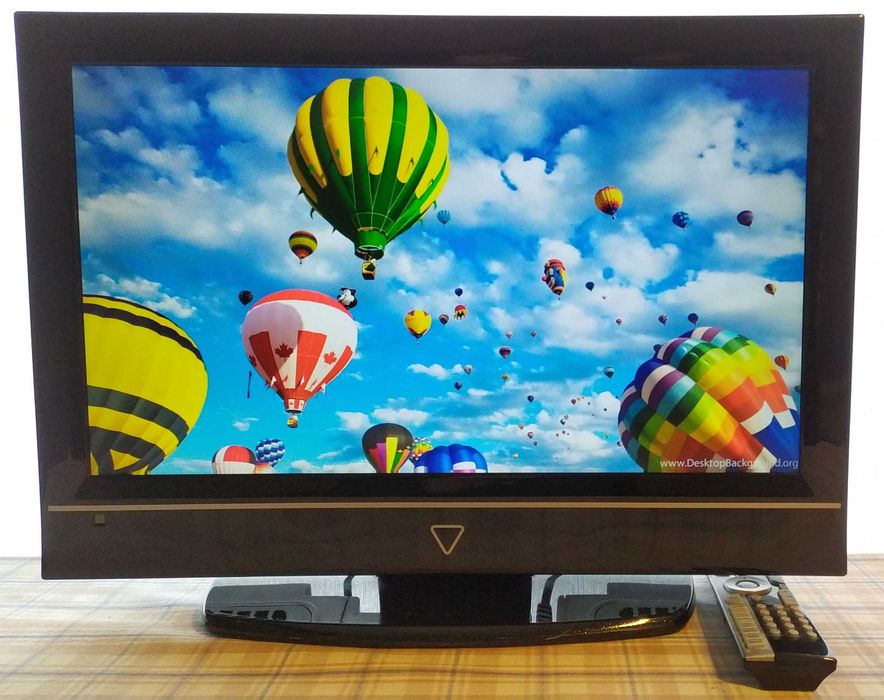 Телевизор с DVD плейър и оригинално дистанционно