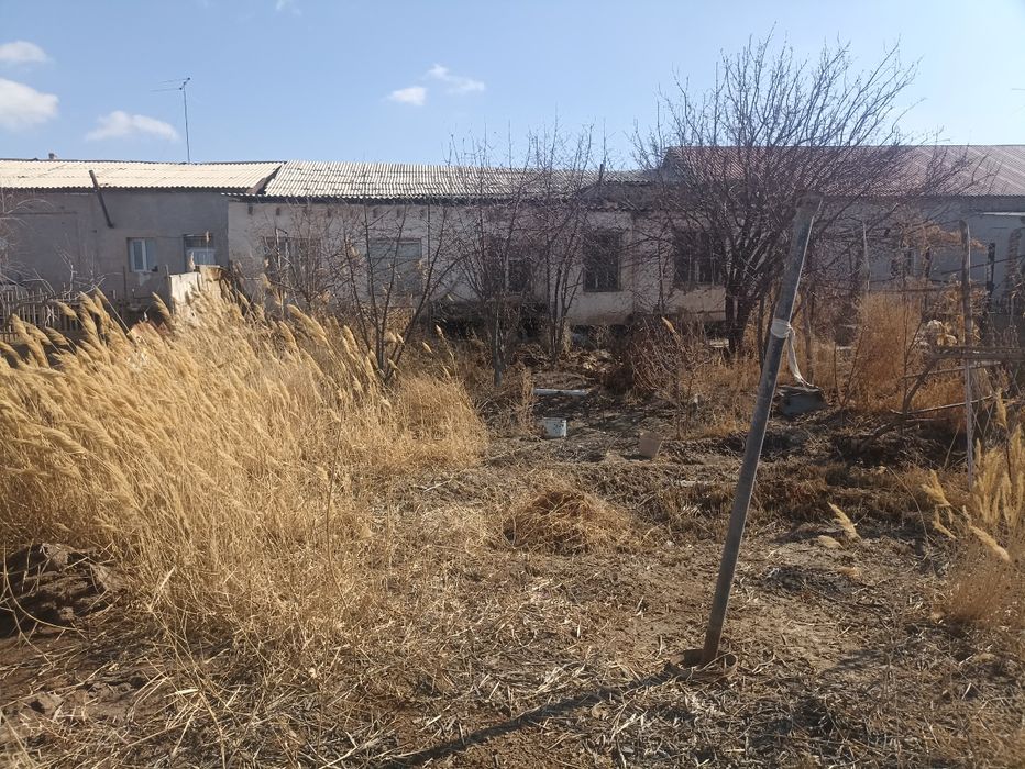 Жай сатылады бахсы келисимлы  4 ханалы  6 сотик  Жер план  хабарласын