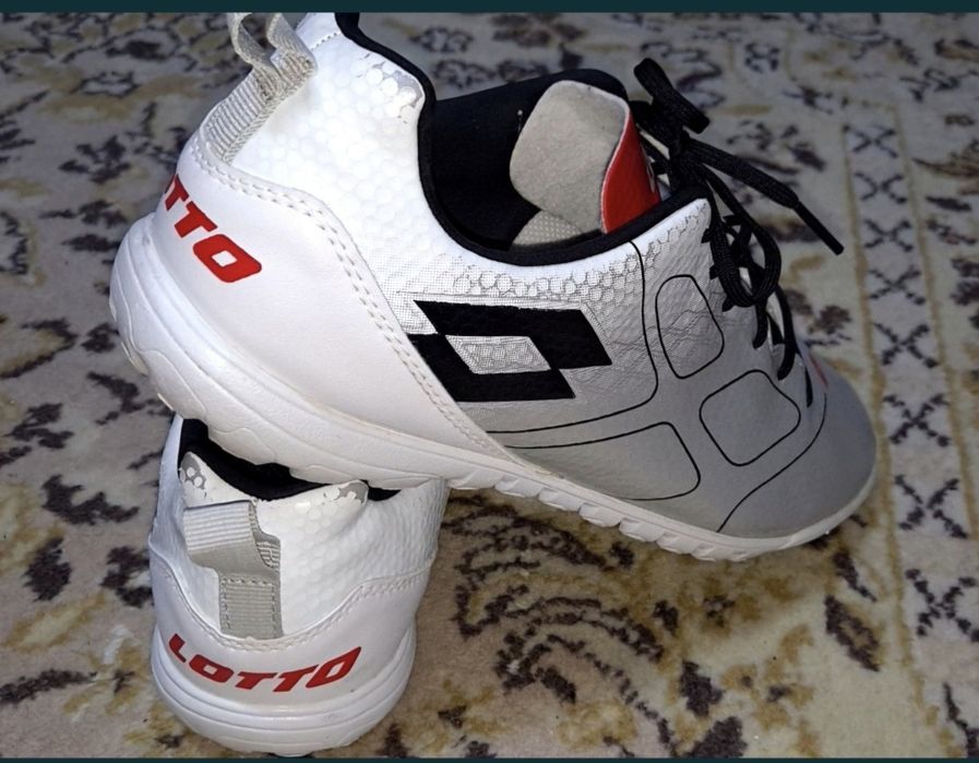 Adidași Lotto barbati 41