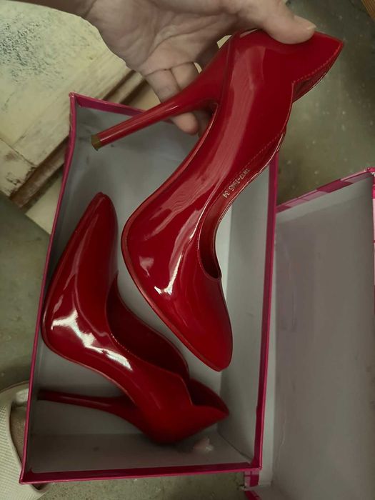 Туфли, барлығы 34,   37 беж с ремешком