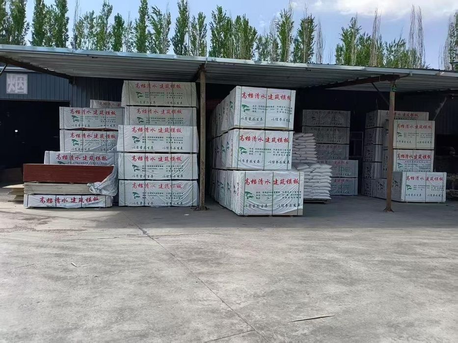 Фанер 建筑模版 批发零售 价格合理 质量有保障