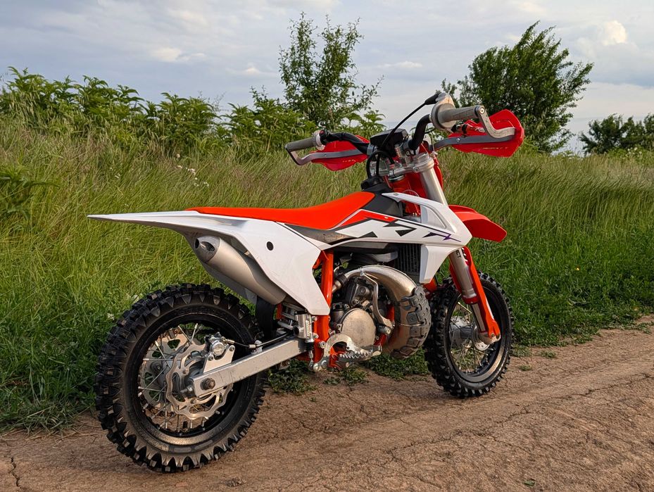 Vând Urgent KTM 50 SX Mini – ultimul model, cumpărată nouă în 2024, stare excelentă