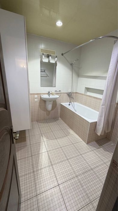 Срочно якасарайский район 4 комнаятная моно под офис