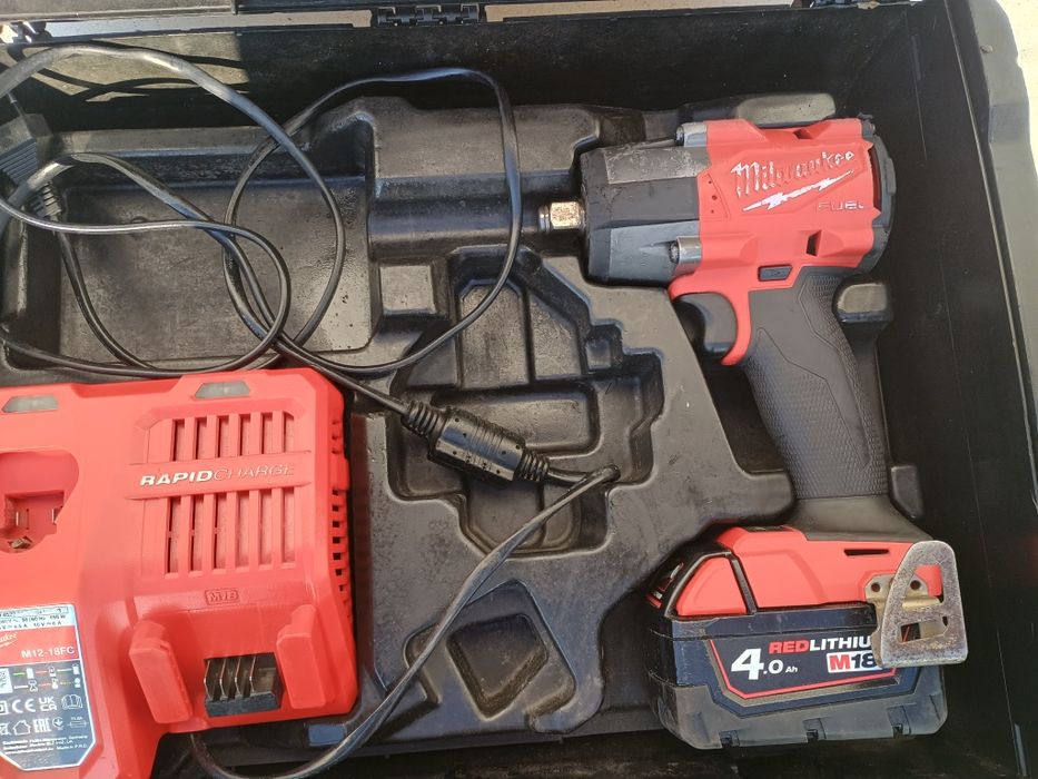 Cheie impact milwaukee fmtiw2f12 an 2023 set cu  baterie 5 ah,incarcat