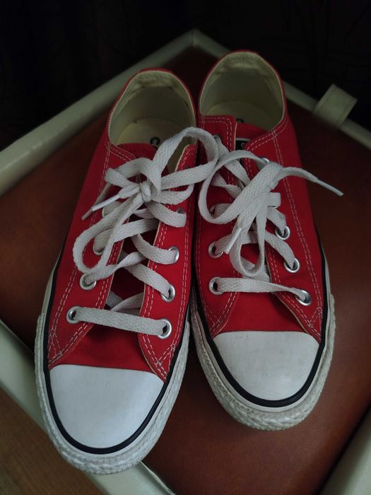 Vând tenesi Converse All Star originali – mărimea 36,5