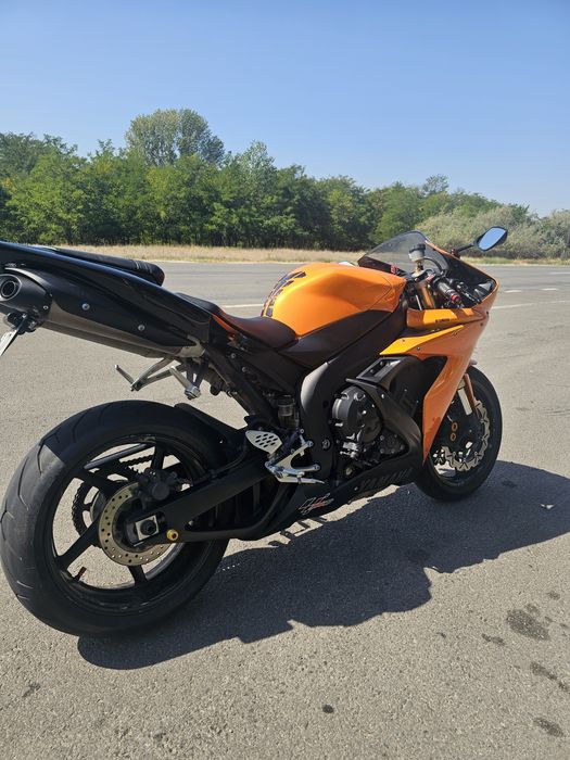 Vând Yamaha YZF R1000