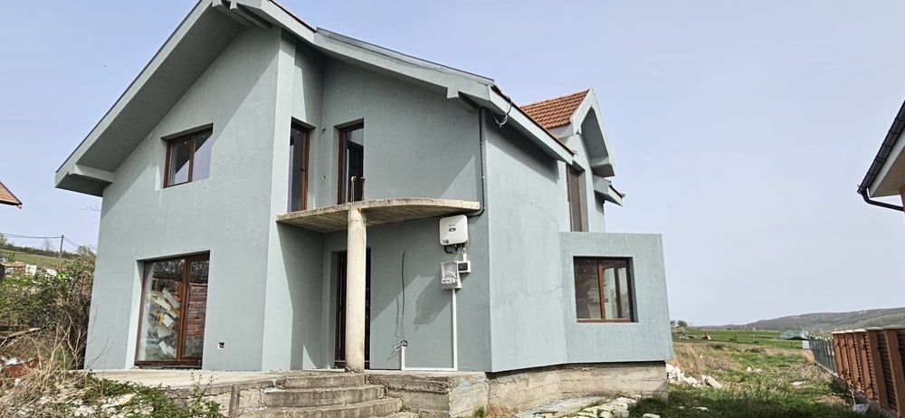 Vand casa in Hidiselu de Sus sau schimb