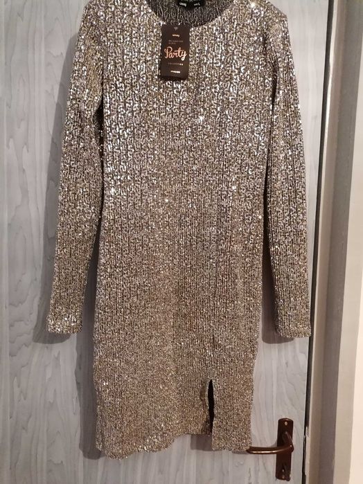 Rochie argintie, paiete