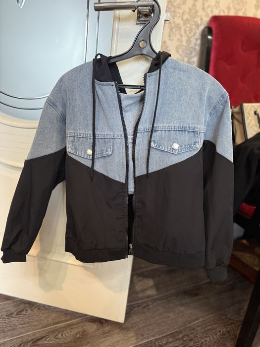 Женская куртка 42 р