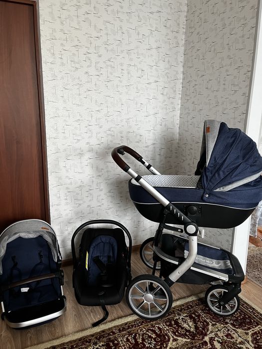 Коляска с автолюлкой