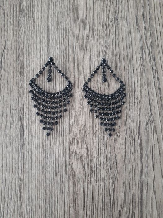 Елегантни обеци различни видове