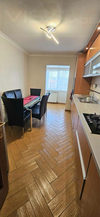 De vânzare apartament cu 3 camere în Onești