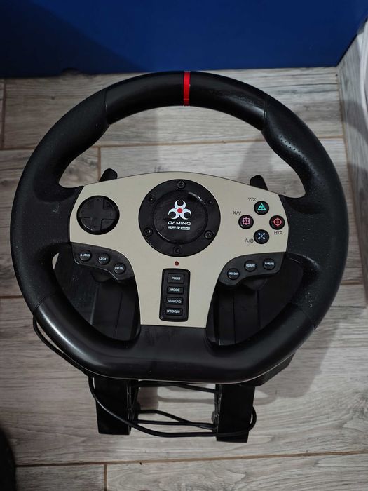 Vând volan Gaming
