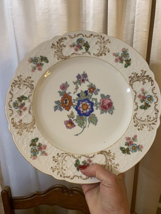 Плато-голяма чиния за торта-не е налично