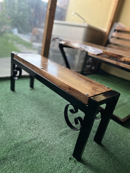 Vând set terasa din nuc masiv și metal – lucrat manual