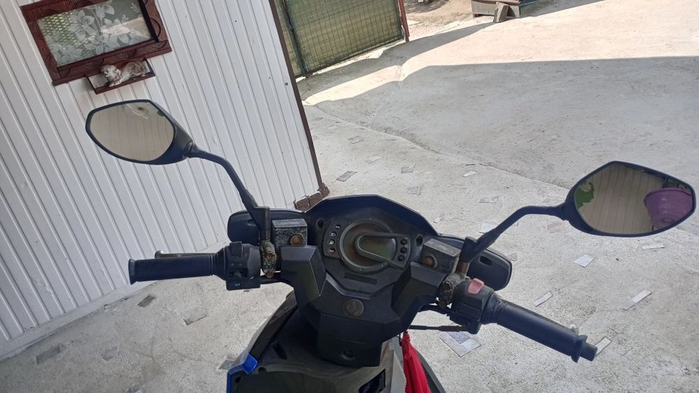 Vând scuter in stare buna de funcționare