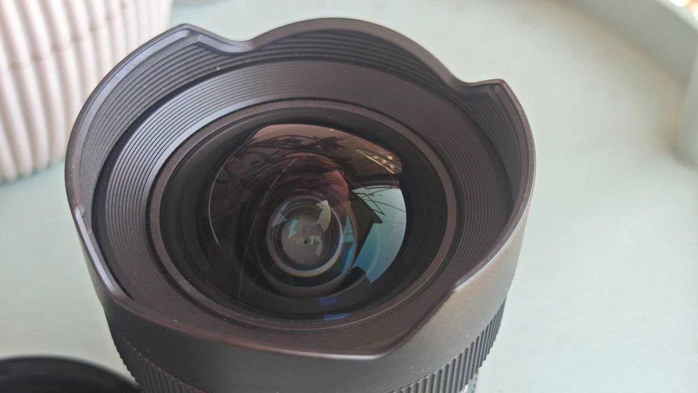 Широкоъгълен обектив Sony FE 14mm f/1.8 GM