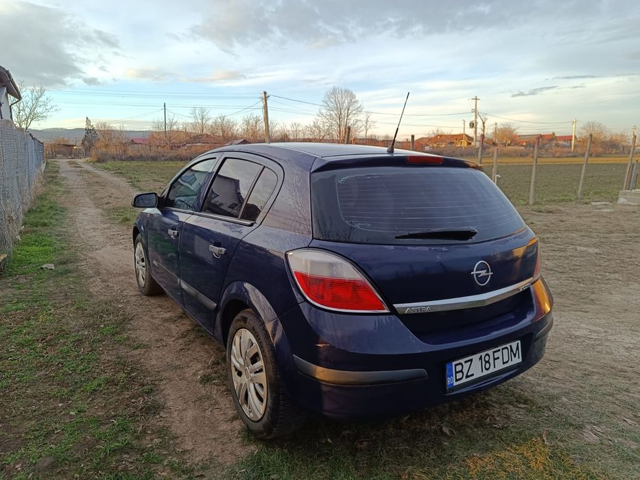 Opel Astra H . 1.7 CDTI