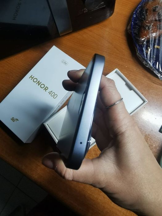 Honor 400 Lite NOU schimb/vând