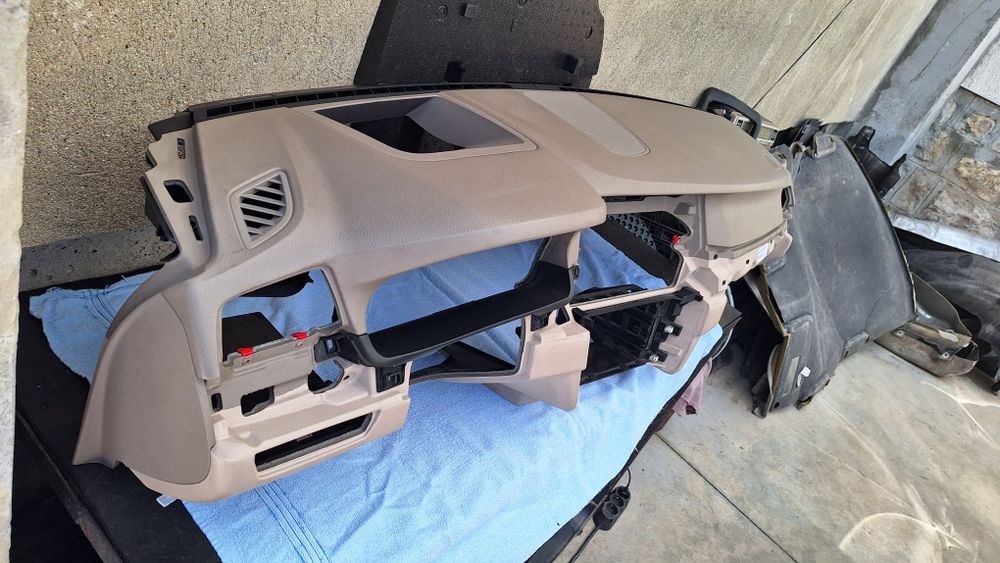 Табло арматурно с Airbag и HUD за BMW F10 F11