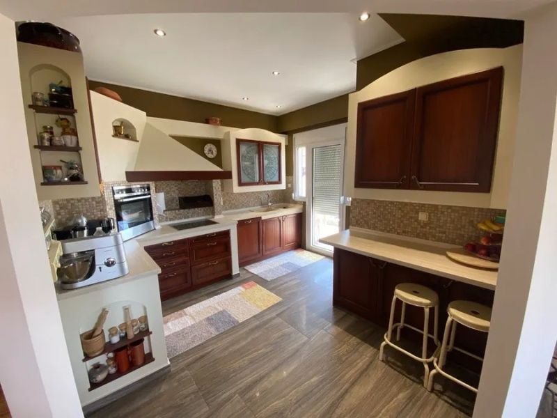 ПРОДАВА ! Самостоятелна къща в Паралия Офринио